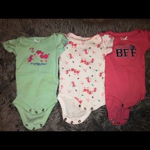 3 little wonders onesies size new born